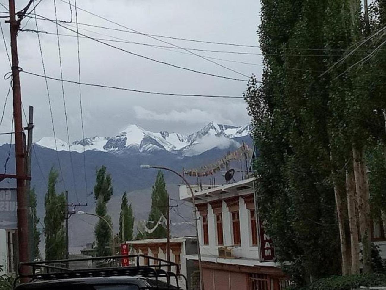 Hotel Sky Desert - Leh Ladakh Ut Luaran gambar